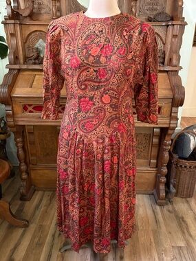 Retro Vintage 80s Floral Paisley Midi Dress in Rust Red